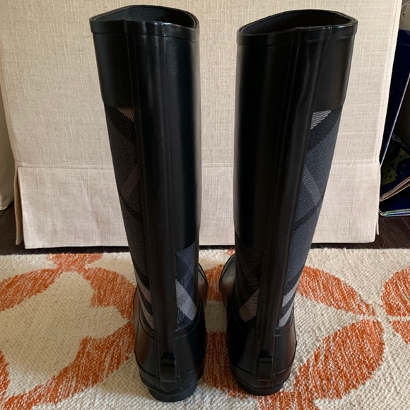 BURBERRY CLEMENCE CHECK PANEL RAIN BOOTS - Picture 3 of 12